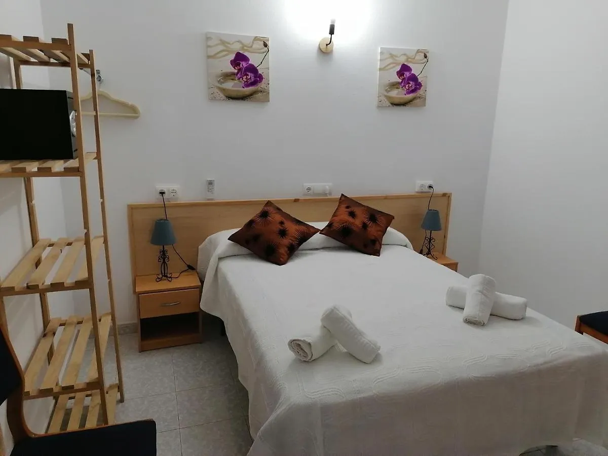 Hostal Pepe Sant Ferran de Ses Roques Guest house